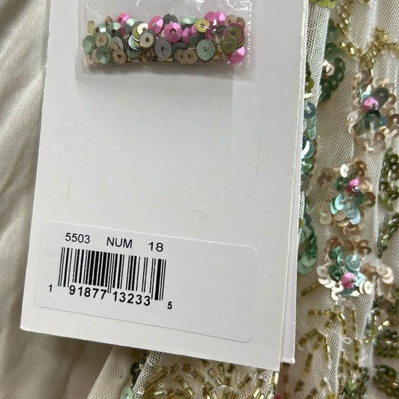 Mac Duggal 5503 NWT LONG SLEEVE FLORAL EMBELLISHED GOWN - Picture 10 of 11